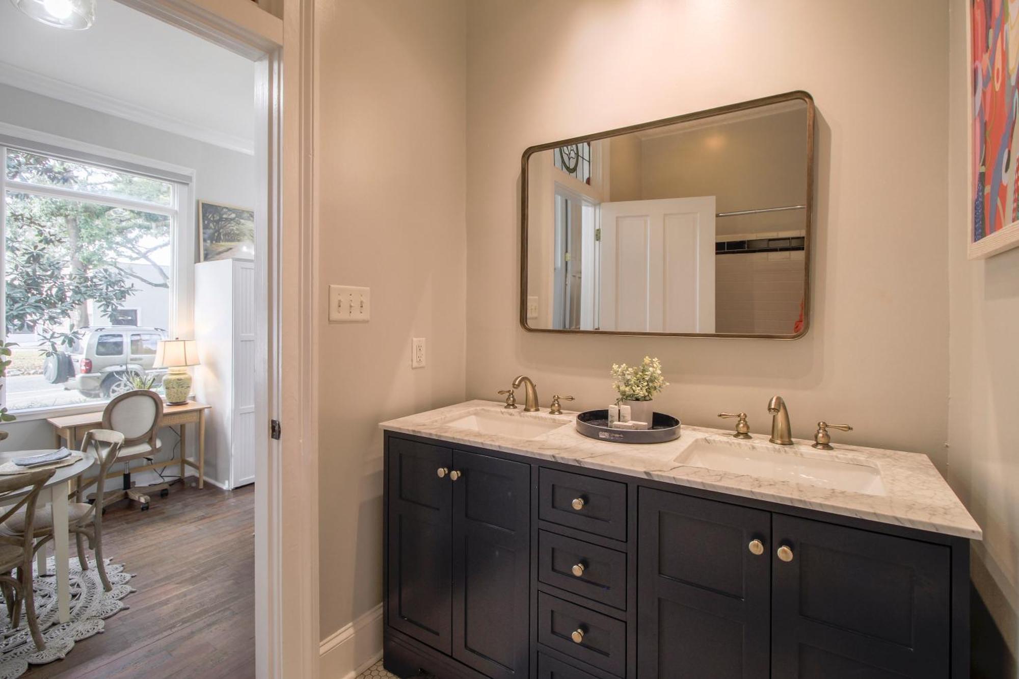 Walk To It All In Downtown, Double King Beds Savannah Exterior foto